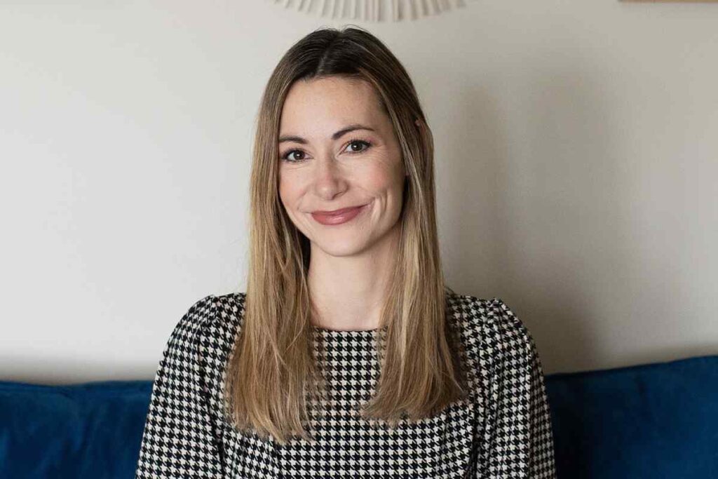 victoria hamilton registered nurse psychotherapist